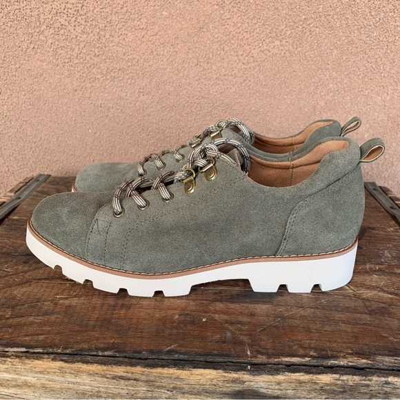 Vionic Ballari Lace-Up Oxford - Picture 2 of 9